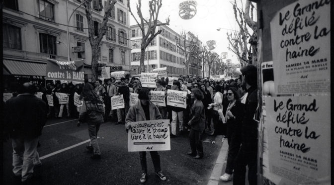 Appel : L’art, la politique et les carnavals indépendants à Nice dans les années 1990